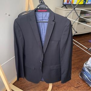 Men’s navy suit